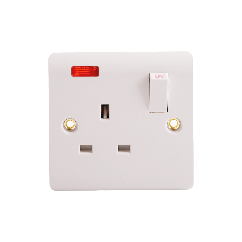 Bakelite 13A 1 Gang Switched Socket avec Neon HK6113HN